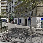 Vue Tour Eiffel Depuis La Rue